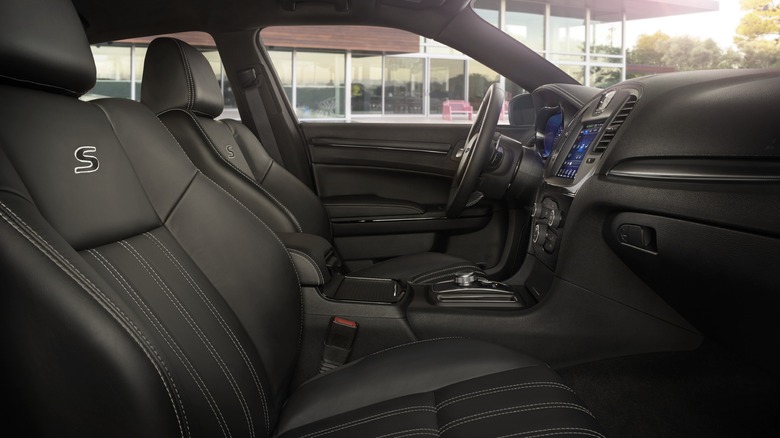 2023 Chrysler 300S Interior