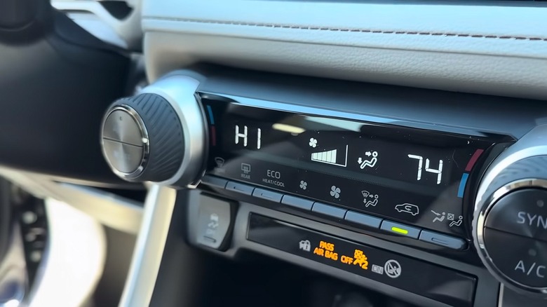 XLE dual zone climate control