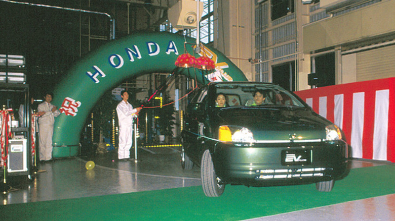 First Honda EV Plus coming off assembly line 1987