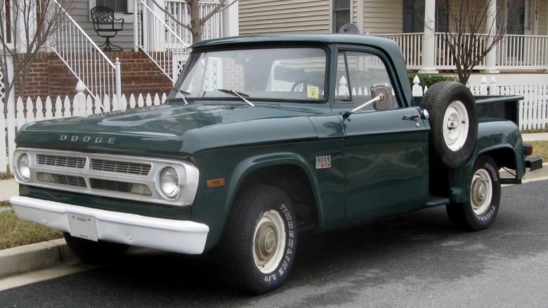 The Dodge D100 featured a Mitsubishi-sourced diesel engine in 1979