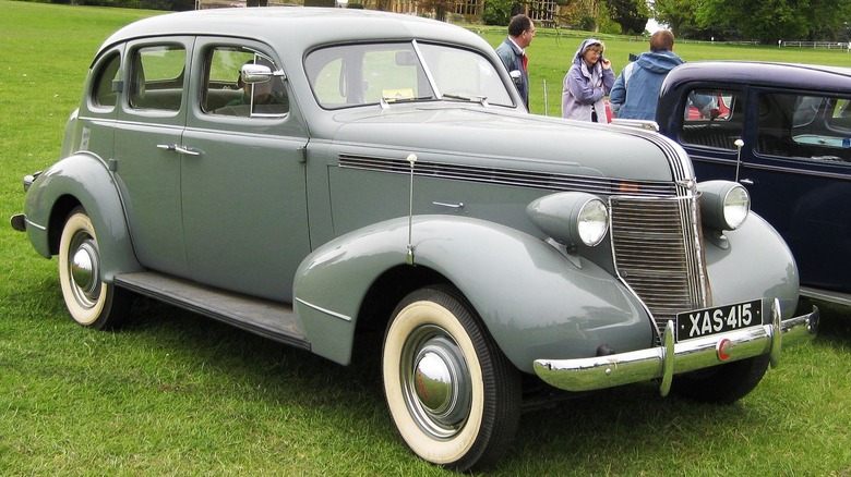 A 1937 Pontiac 6