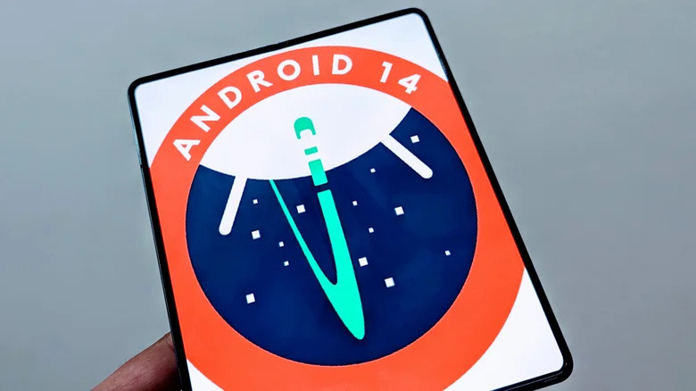 Android 14 illustration smartphone