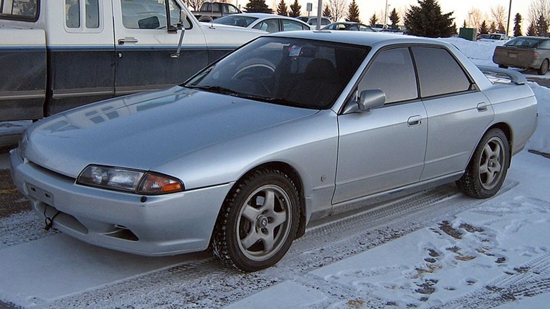 1992 Nissan Skyline four-door