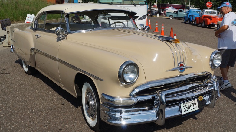 1954 Pontiac Star Chief