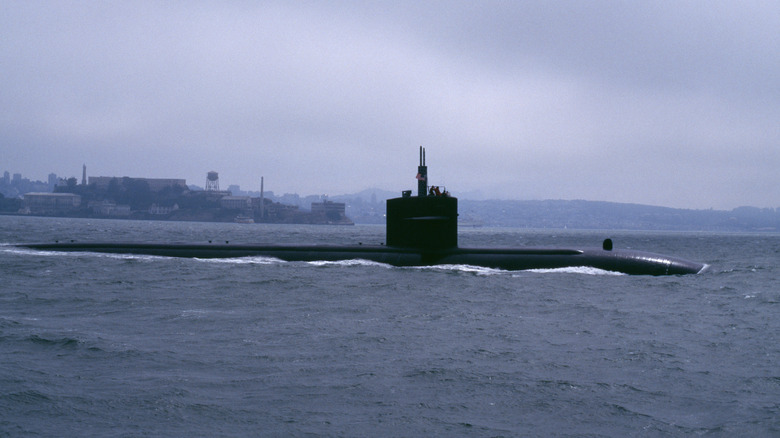 A Los-Angeles Class submarine surfaced in San Francisco Bay.