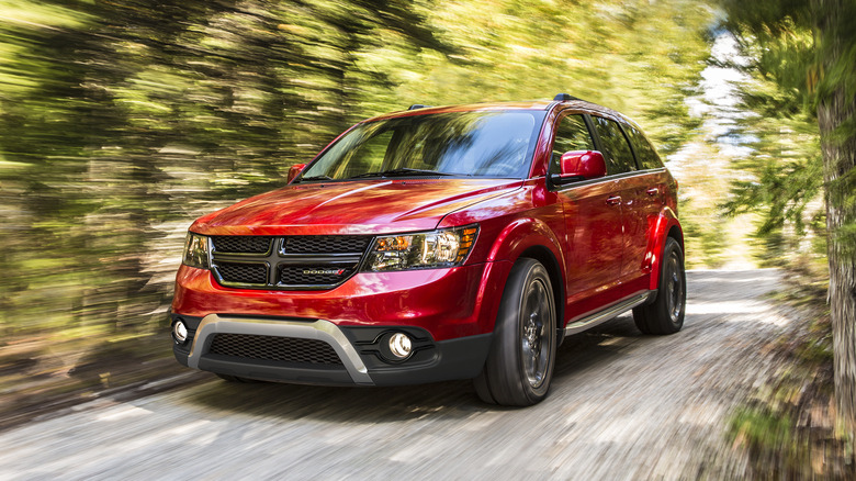 Dodge Journey driving on dirt