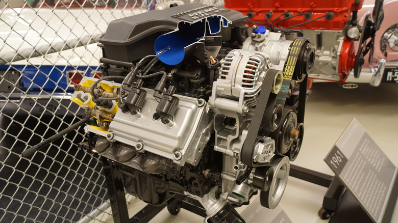 Chrysler 5.7L Hemi V8 engine teardown display