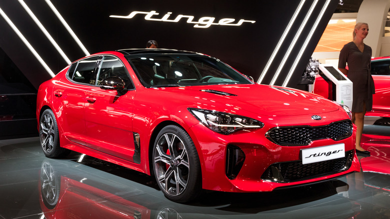 2018 Kia Stinger display