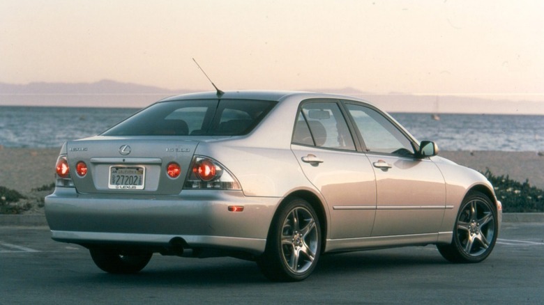 Lexus IS300