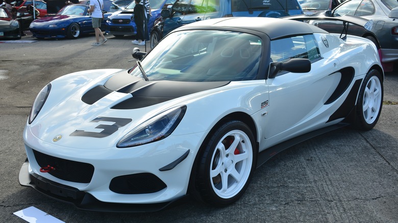 A white Lotus Elise