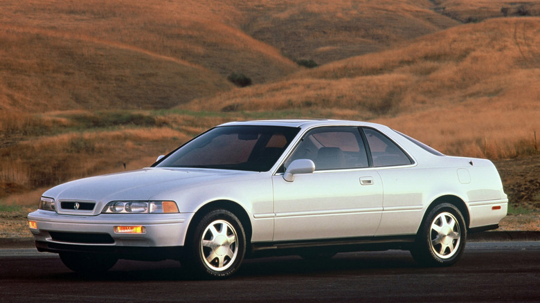 Front 3/4 view of silver 1992 Acura Legend Coupe