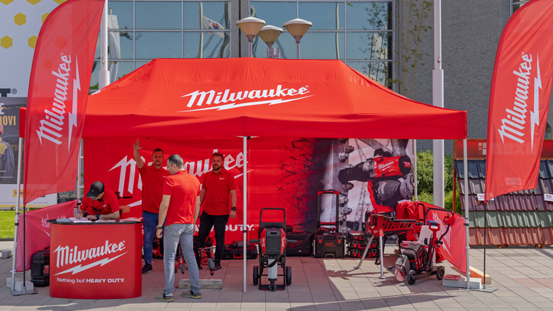 Milwaukee tools trade show display