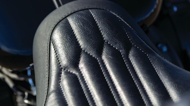 Stitching Standard Touring seat