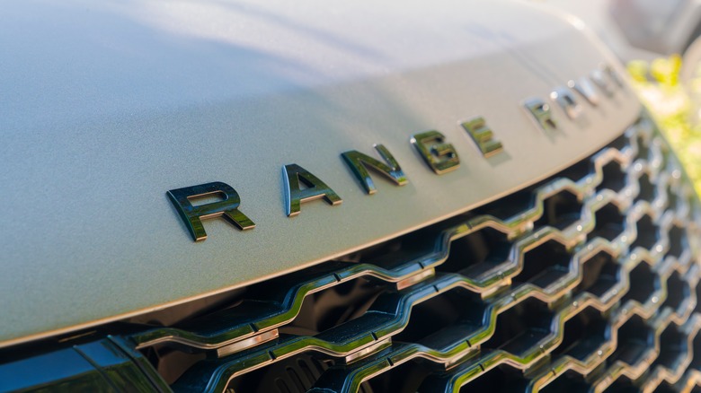 Close up view of Range Rover grille