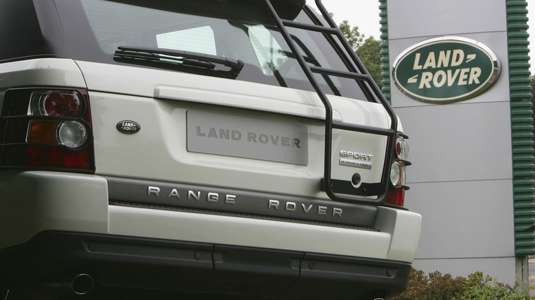 Range Rover outside plant