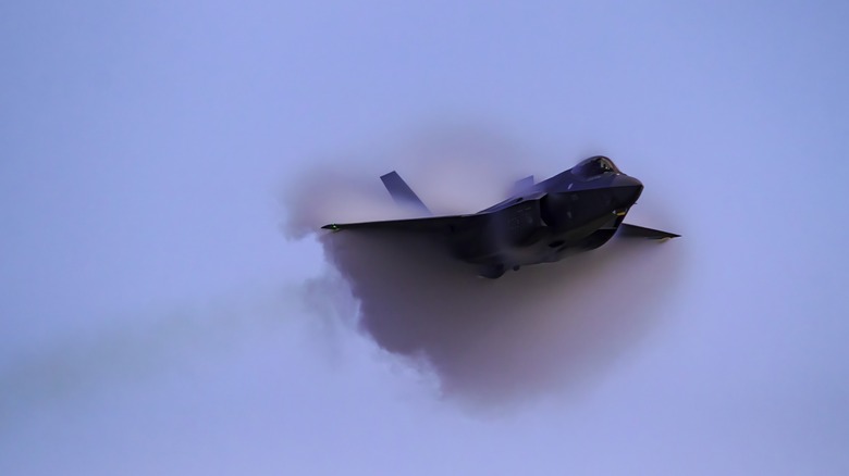 F-35 smoking engine in the sky