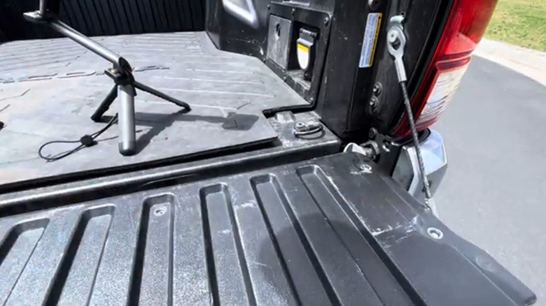 Installing a locker kit on a Tacoma tailgate