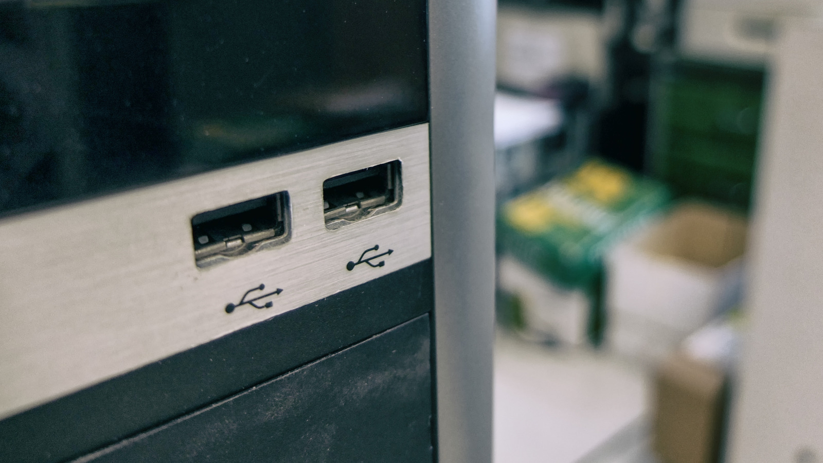 Why Are Some USB Ports White? Here's What It Means