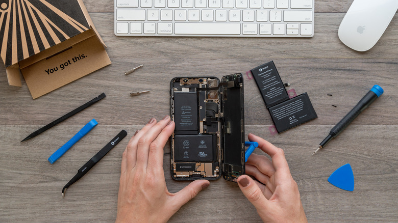 iPhone X iFixIt kit demo