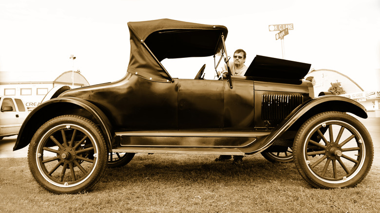 1923 chevrolet chevy roadster profile