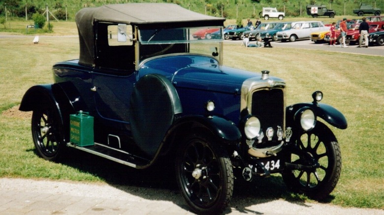 Black 1923 Triumph 10/20 with tan fabric roof