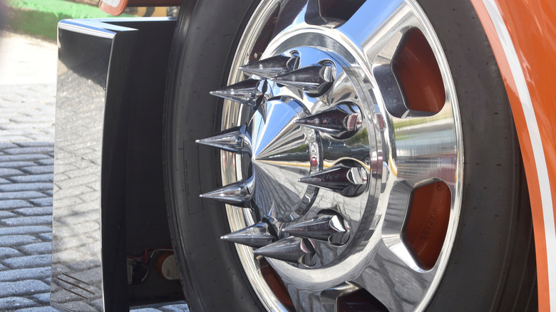 Semi-truck wheel spikes