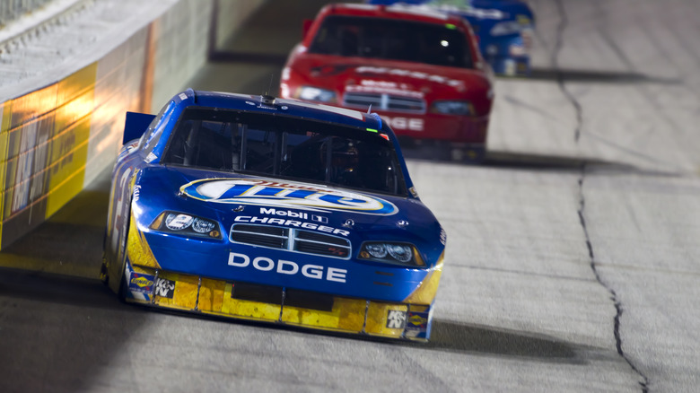  Kurt Busch practices at the Richmond International Raceway