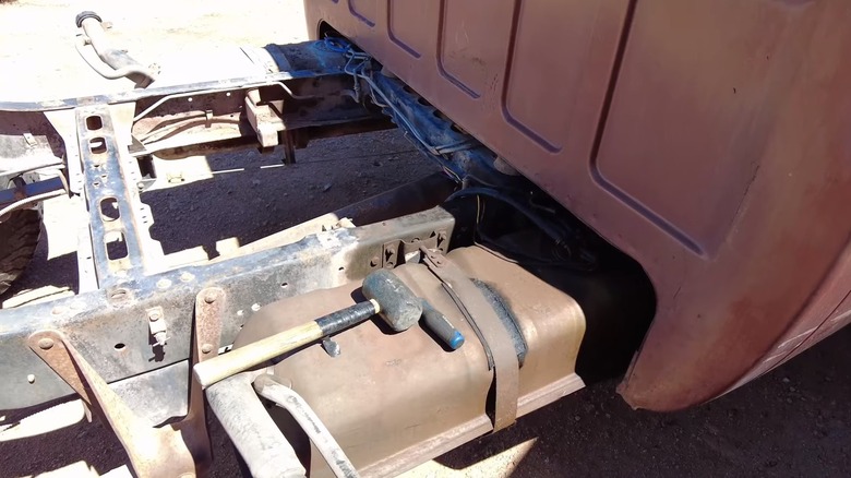 Chevy truck with dual gas tanks