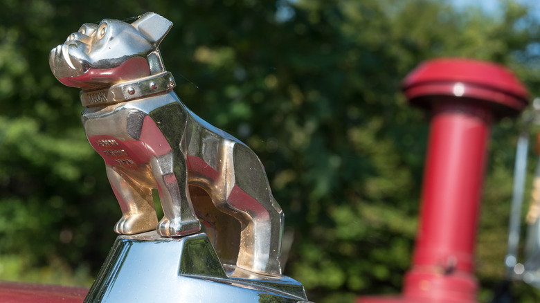 A standard silver Mack truck Bulldog ornament.