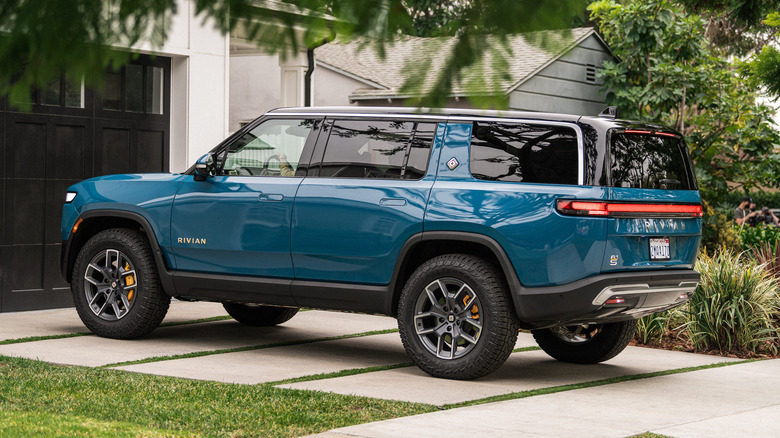 Rivian R1S