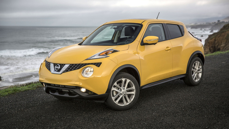 The 2017 Nissan Juke in yellow color