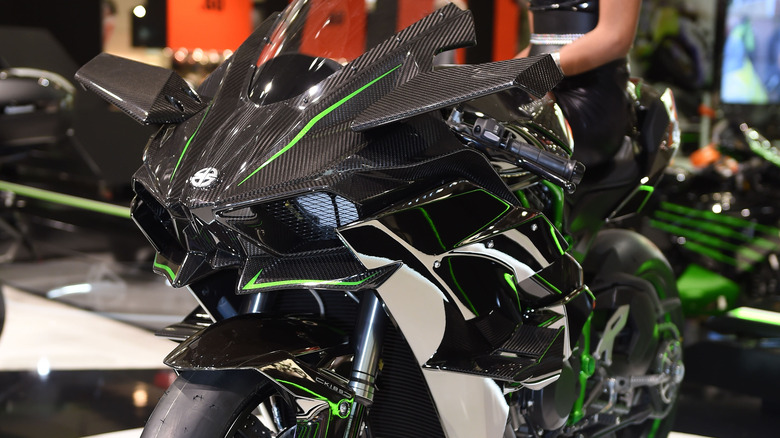 Kawasaki Ninja H2R at show