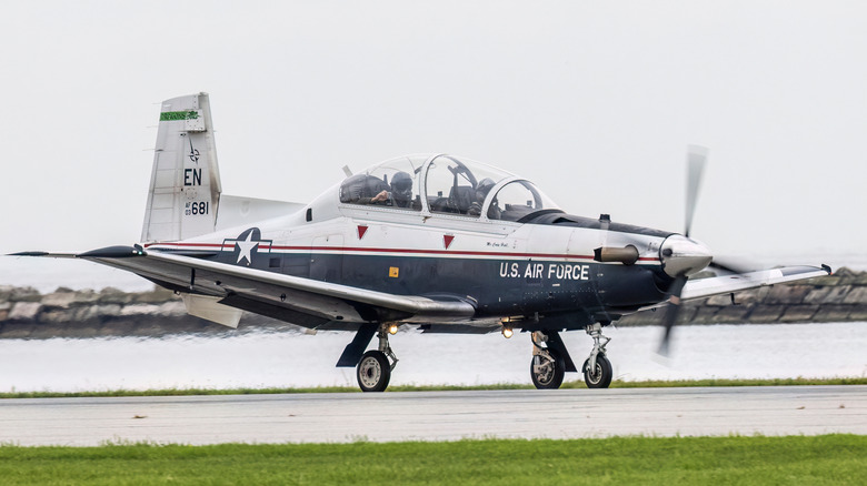 A USAF T-6 Texan II performing at the 2022 Cleveland Air Show