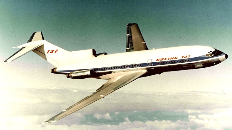 Boeing 727 flying in sky