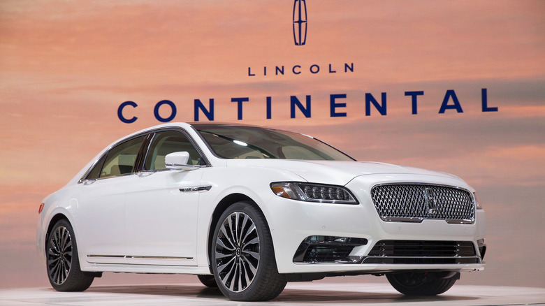 Front quarter view of 2017 Lincoln Continental revealed on stage