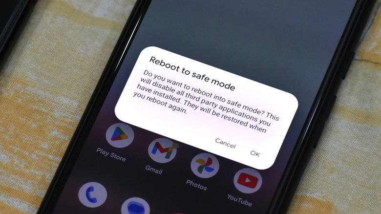 Reboot to safe mode option on a Android phone's screen