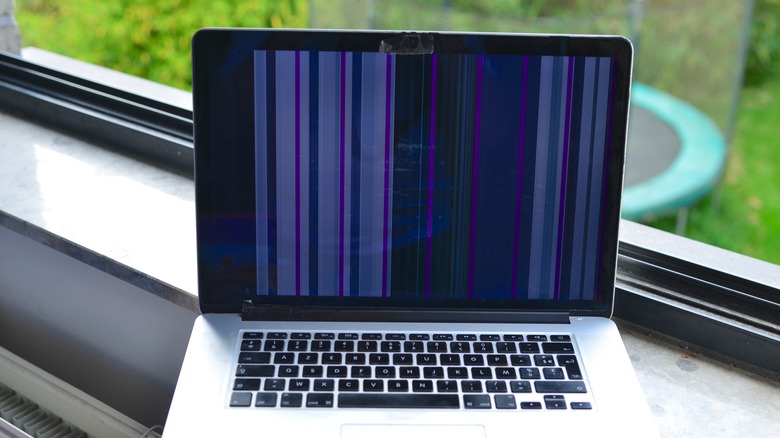 Why Your MacBook Screen Is Flickering And How To Fix It