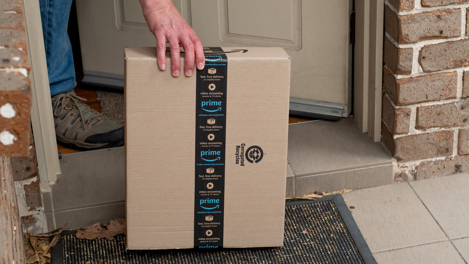 Will Amazon Replace A Stolen Package? (And How To File A Claim)