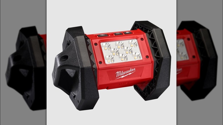 Milwaukee Rover flood light