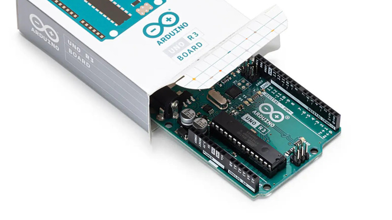 Arduino Uno R3 with box