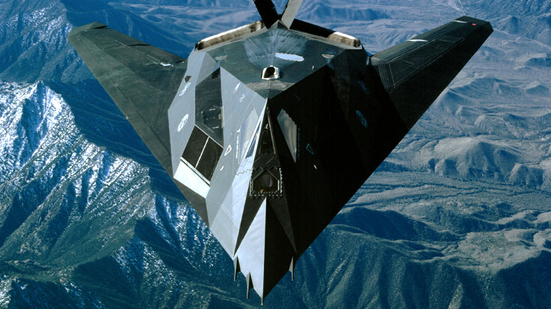 Front view of a F-117 Nighthawk 