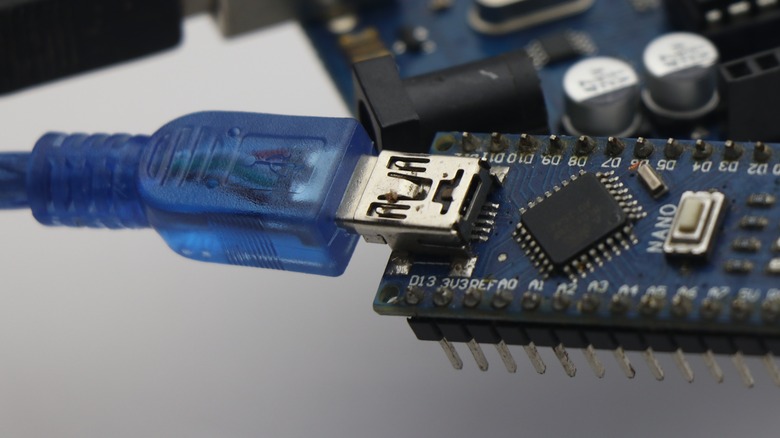 Arduino Nano connected to USB