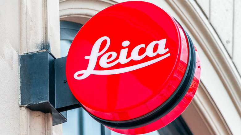 Red circular Leica logo sign