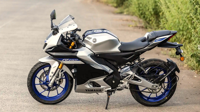 Yamaha YZF-R15 parked on side street