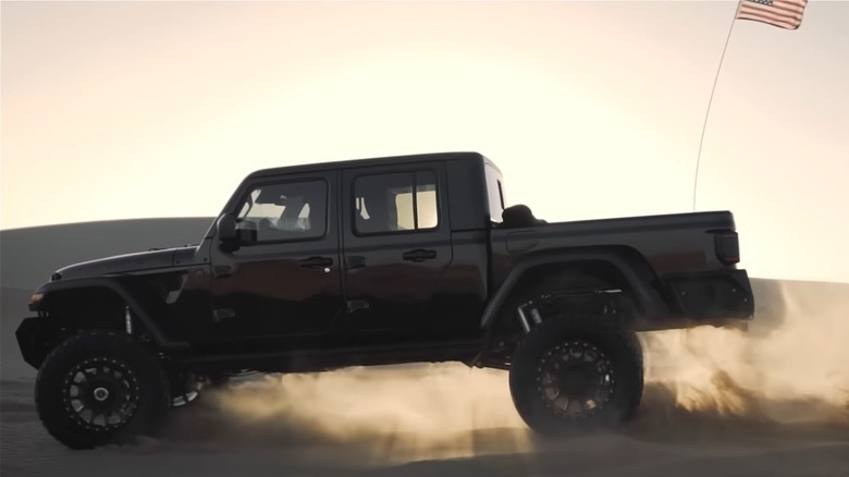 Maximus Hellcat Hemi Jeep Gladiator In desert