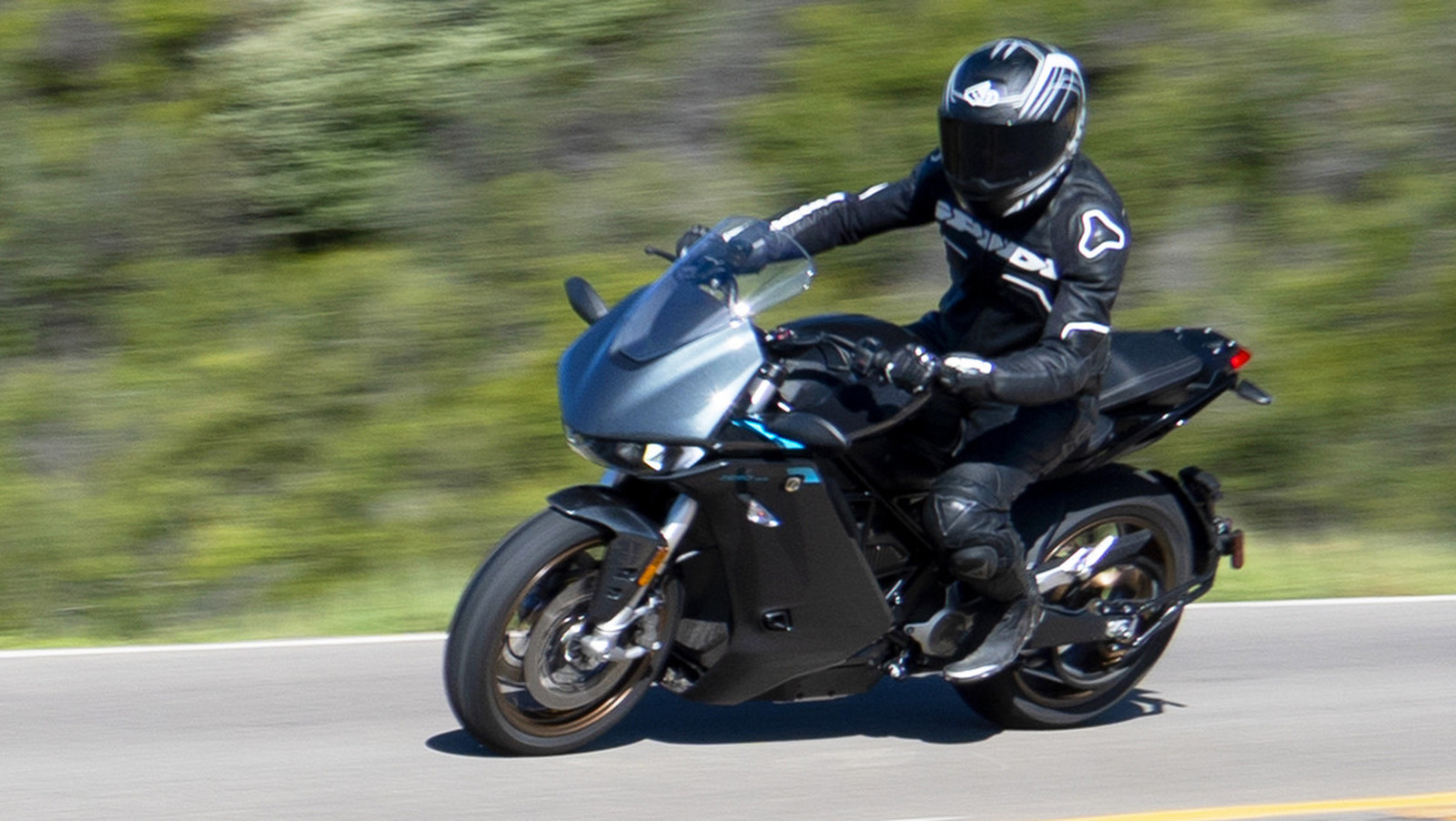 2023 Zero SR/S First Ride: Electric Commuter Motorcycle Packs Just Enough Fun