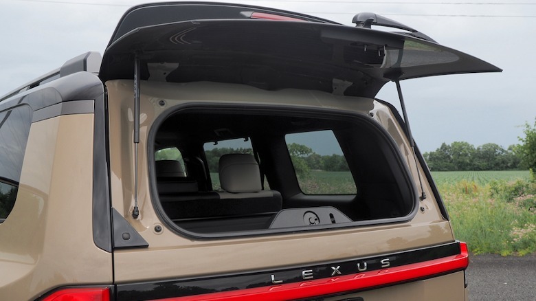 Rear tailgate window open