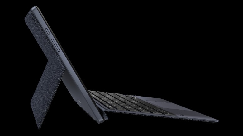 Asus ExpertBook B3 Detachable from the side