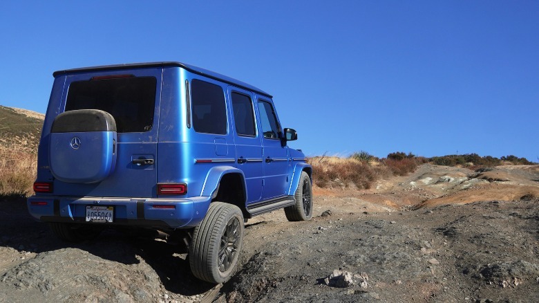 Electric G-Wagen rear suspension articulation