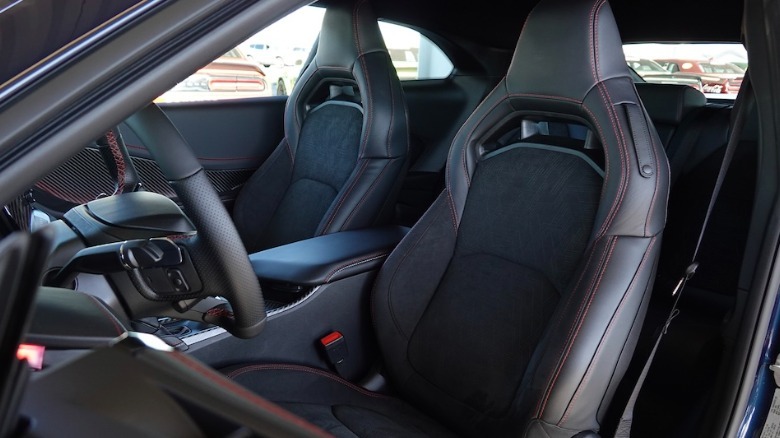 Dodge Charger Daytona front seats